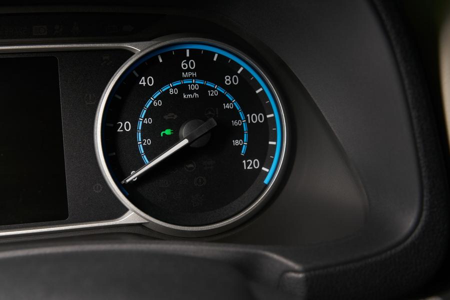Панель приборов Nissan Leaf 2018 года  (NA) (фото 91 из 104)